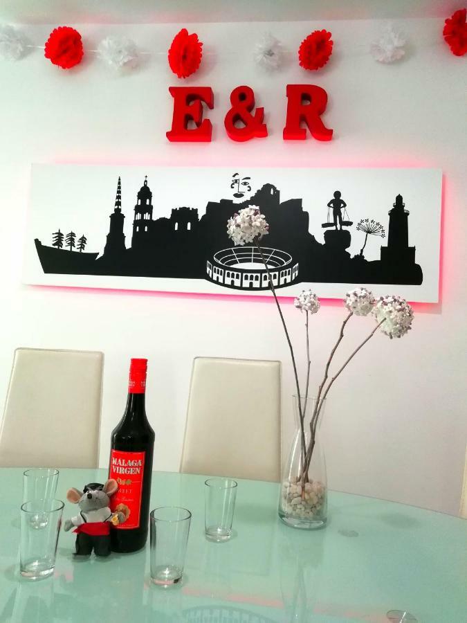 Apartamento E&R Malaga Centro- Parking Gratis Bagian luar foto