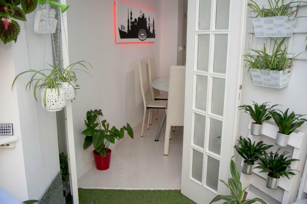 Apartamento E&R Malaga Centro- Parking Gratis Bagian luar foto